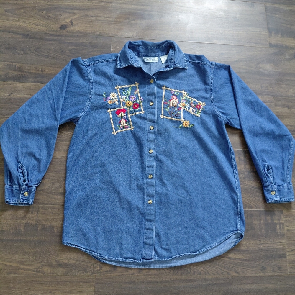 Vtg Oak Hill Blue Denim Embroidered Button up Shirt - Size Medium - Very Nice